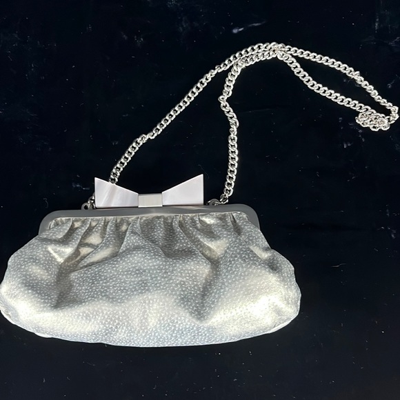 Sondra Roberts Beautiful Silver Textured Clutch - Picture 8 of 11